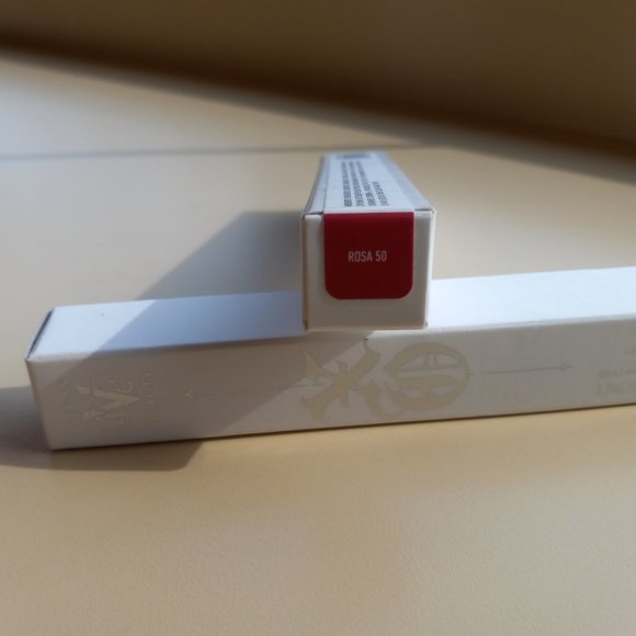 Kat von D, KVD  XO Vegan Beauty Vinyl Lip Cream Gloss ROSA No. 50  2.7 mL - Picture 8 of 9